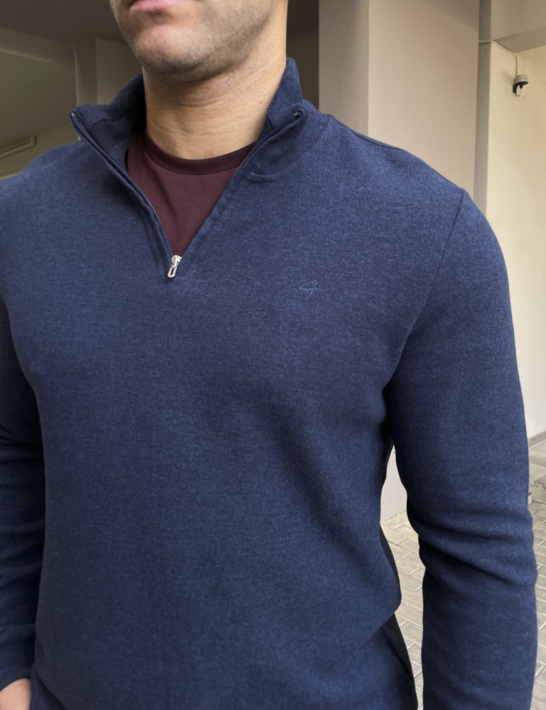 Ανδρικό μπλε πουλόβερ μονόχρωμο με γιακά 4263N φωτογραφία